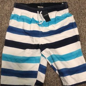 New Boys medium Abercrombie swim trunks